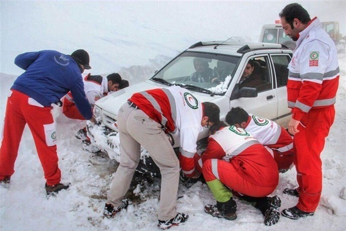 ۱۵۷ مسافر در راه مانده در محورهای مواصلاتی خراسان رضوی امدادرسانی شدند