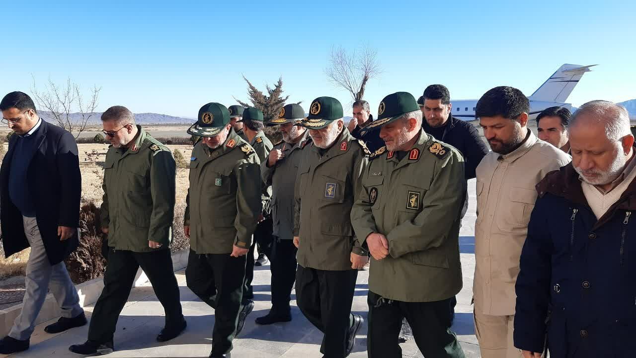 سفر دوباره فرمانده کل سپاه به مناطق زلزلهزده خوی+ عکس و فیلم سفر دوباره فرمانده کل سپاه به مناطق زلزلهزده خوی+ عکس و فیلم
