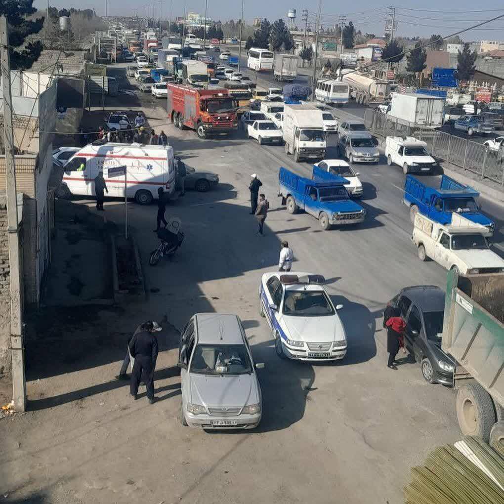 تصادف مرگبار سرویس مدرسه در بزرگراه پیامبر اعظم(ص) مشهد | فوت یک کودک در این حادثه دلخراش + عکس تصادف مرگبار سرویس مدرسه در بزرگراه پیامبر اعظم(ص) مشهد | فوت یک کودک در این حادثه دلخراش + عکس