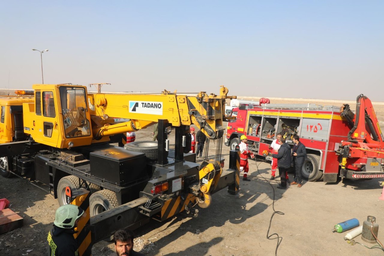 تعمیر جرثقیل در فریمان، حادثه ساز شد + تصاویر