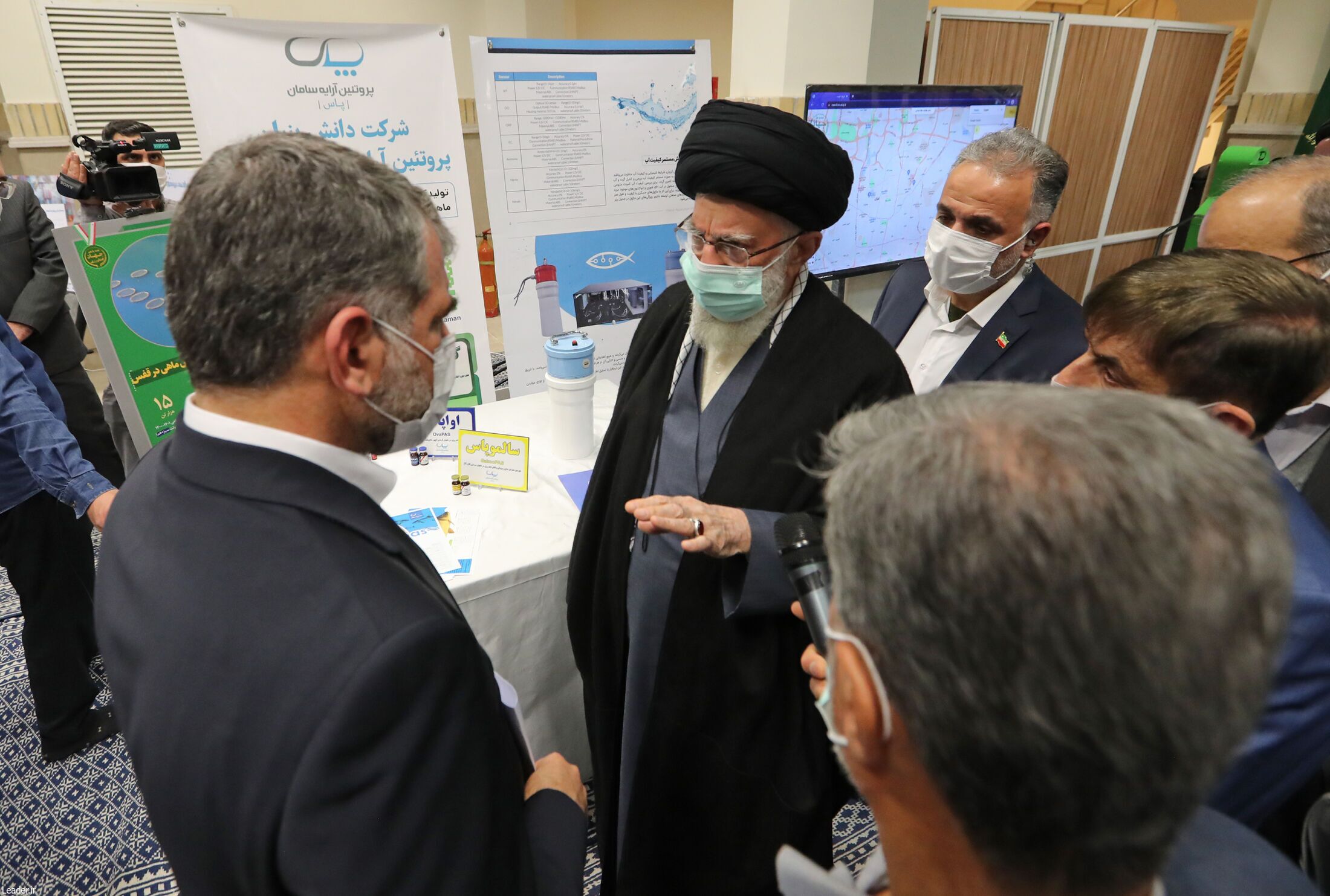 بازدید رهبر انقلاب از نمایشگاه توانمندیهای تولید داخل+ فیلم و عکس بازدید رهبر انقلاب از نمایشگاه توانمندیهای تولید داخل+ فیلم و عکس