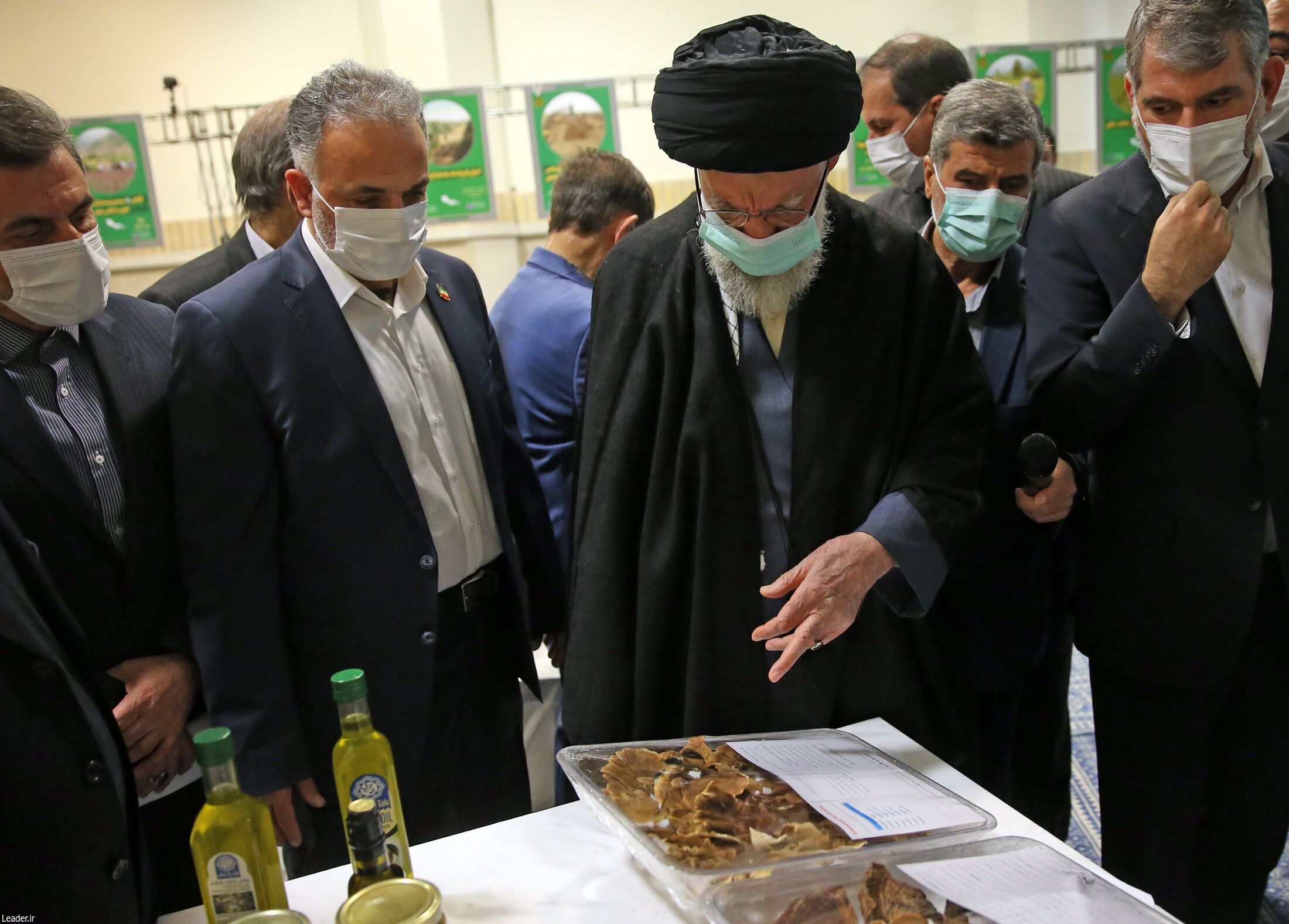 بازدید رهبر انقلاب از نمایشگاه توانمندیهای تولید داخل+ فیلم و عکس بازدید رهبر انقلاب از نمایشگاه توانمندیهای تولید داخل+ فیلم و عکس