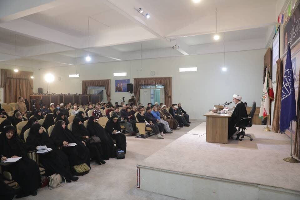 استاد نظافت: تفاسیر رهبر معظم انقلاب، عالمانه، روان، کاربردی و کارگشاست استاد نظافت: تفاسیر رهبر معظم انقلاب، عالمانه، روان، کاربردی و کارگشاست