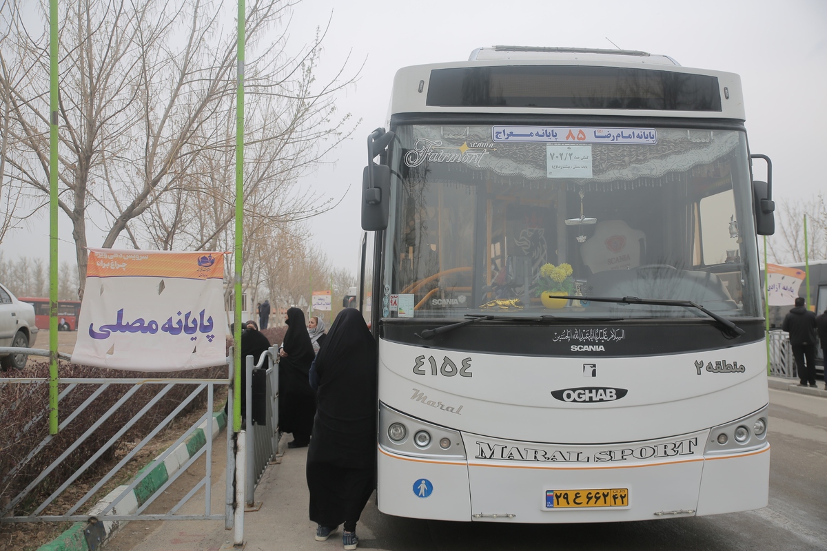 مدیرعامل سازمان اتوبوسرانی شهرداری مشهد از سرویس‌دهی ۴۰۰ دستگاه اتوبوس به شهروندان در ایام چراغ برات خبر داد.