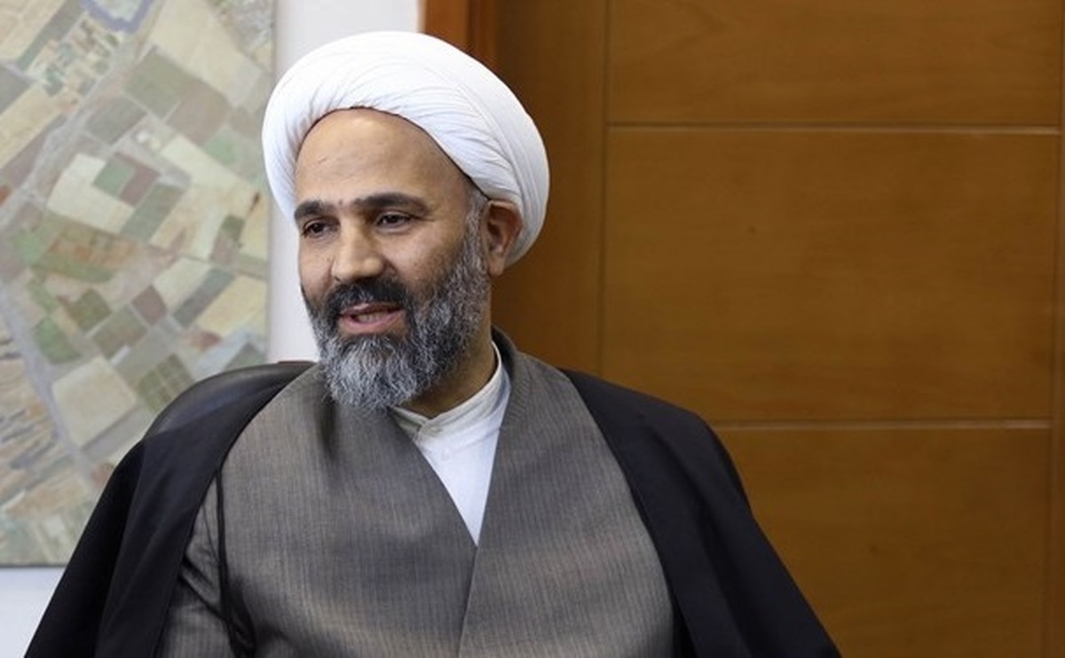رئیس کمیسیون اصل ۹۰ مجلس شورای اسلامی گفت: یکی از خواسته‌های مردم «عدالت» و «شفافیت» است. باید به این سمت حرکت کنیم و این وظیفه ما است.