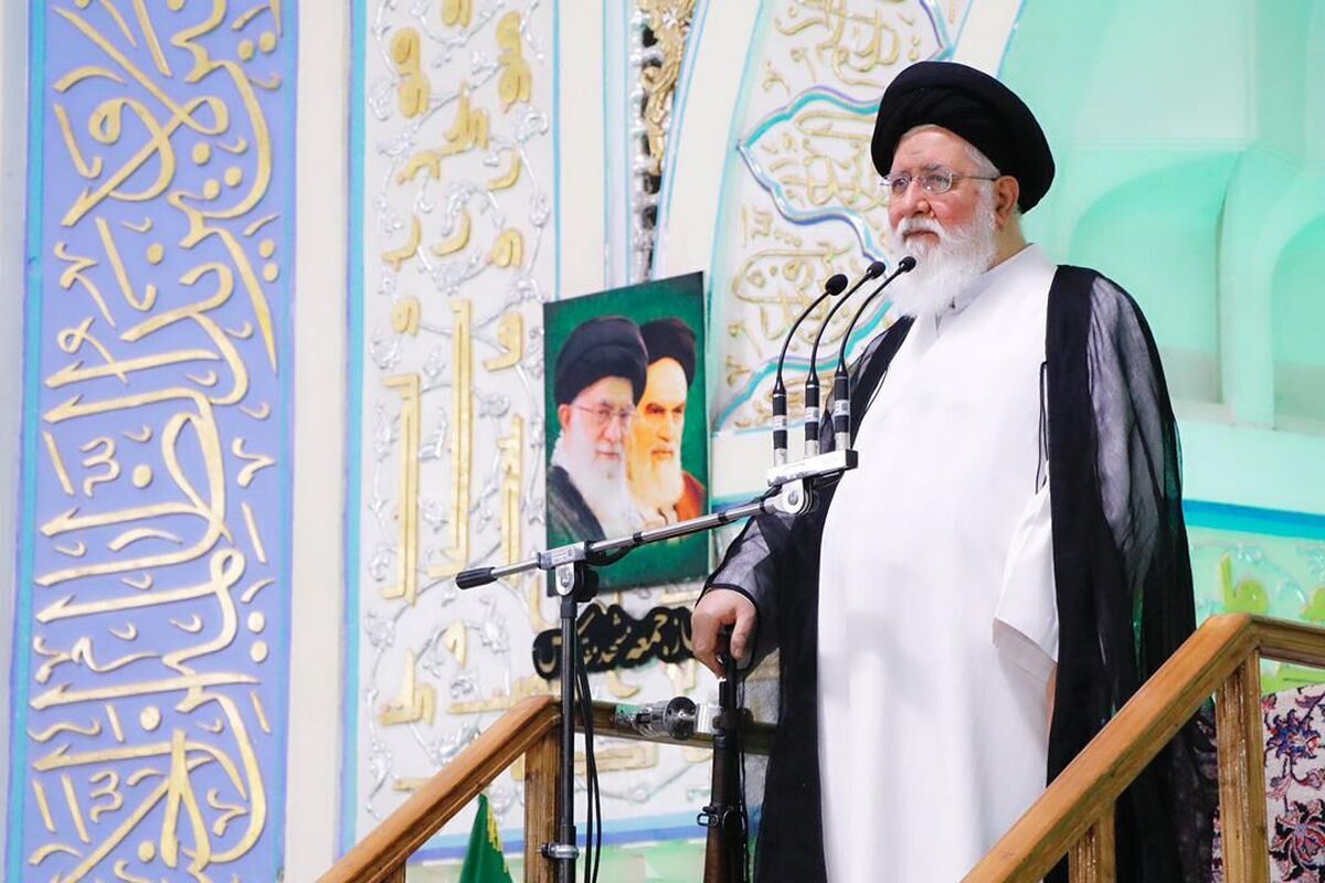 نماینده ولی‌فقیه در خراسان‌رضوی گفت: برادر من که سرمایه خود را در پناه دلار قرار دادی تا با معامله آن به سود برسی، بدان که بی‌اختیار تبدیل به سرباز و پیاده‌نظام آمریکا در این جنگ اقتصادی شده‌ای.