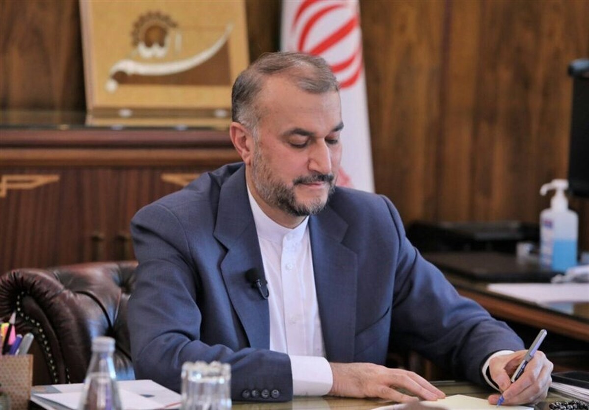 وزیر خارجه کشورمان در صفحه توئیتر خود نوشت: واکنش مداخله‌آمیز برخی مقامات غربی به موضوع مسمومیت مشکوک دانش‌آموزان عزیز دختر ایرانی، تداوم جنگ ترکیبی دشمن است.