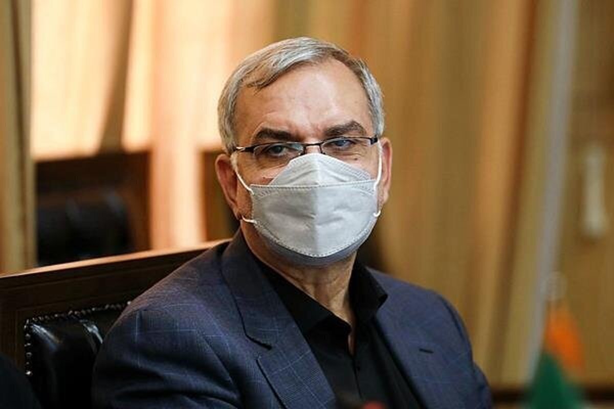 وزیر بهداشت گفت: مجوز استخدام ۲۵ هزار نیرو در حوزه سلامت را اخذ کرده‌ایم که مناطق محروم در اولویت قرار دارند.