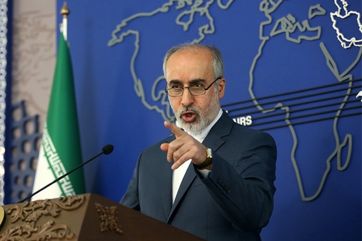 سخنگوی وزارت امور خارجه با رد ادعای نیروی دریایی انگلیس مبنی بر توقیف کشتی حامل تسلیحات ایرانی در دریای عمان، تاکید کرد: کشورهایی که بزرگترین صادرکنندگان تسلیحات و تجهیزات به مناطق بحرانی جهان هستند، در تلاش هستند با ادعاهای دروغین و ترویج اخبار کذب، افکار عمومی جهانی را دچار گمراهی و خطا کنند.