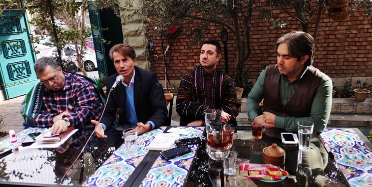 رونمایی از کتاب شعر «خراسانها» اثر نجیب بارور در عمارت بلخ رونمایی از کتاب شعر «خراسانها» اثر نجیب بارور در عمارت بلخ