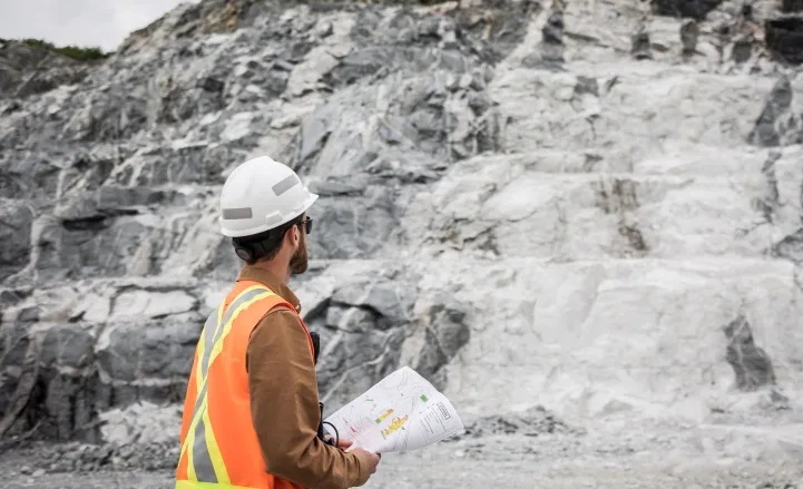 لیتیوم چیست و چرا کشف ذخایر آن در همدان برای ایران مهم است؟