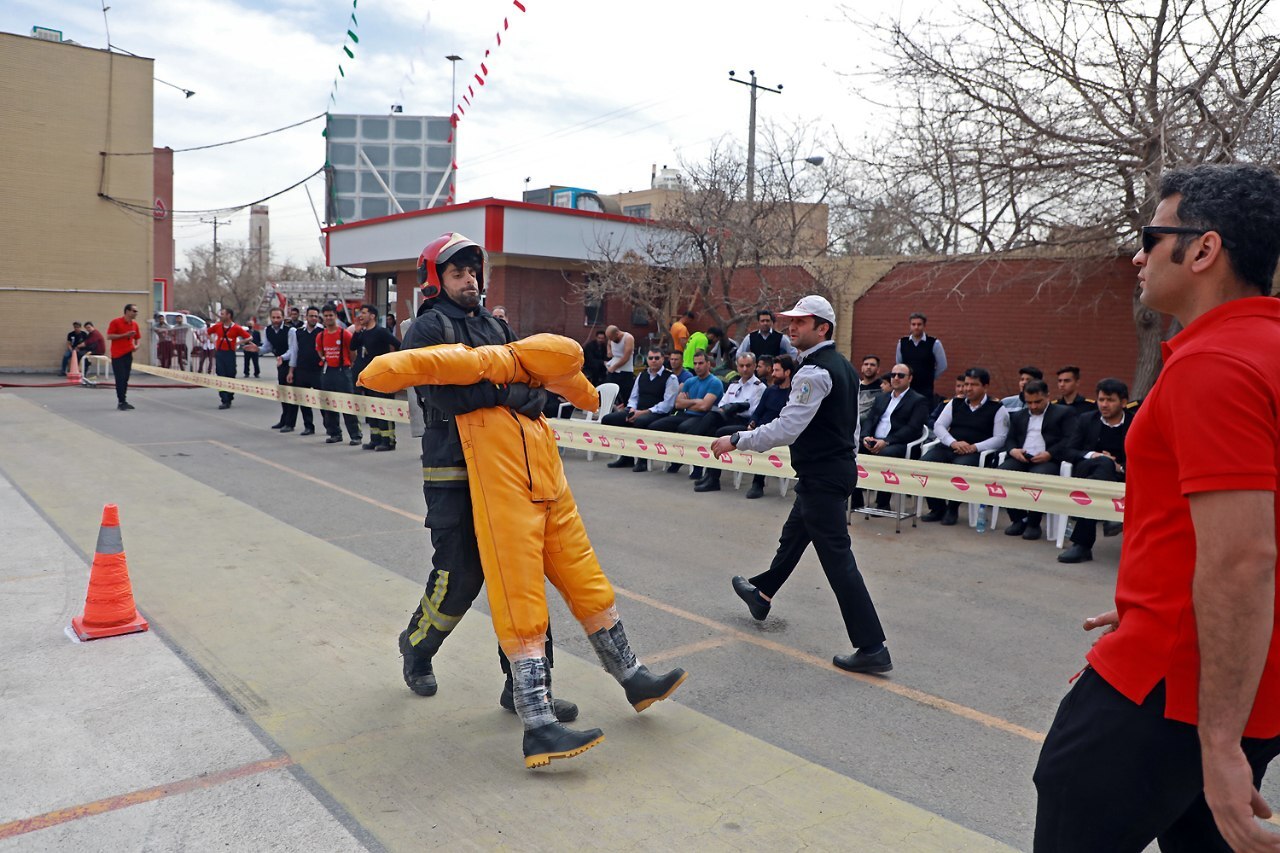 مسابقات عملیاتی ورزشی FCC (برج) آتش نشانی در مشهد برگزار شد + تصاویر