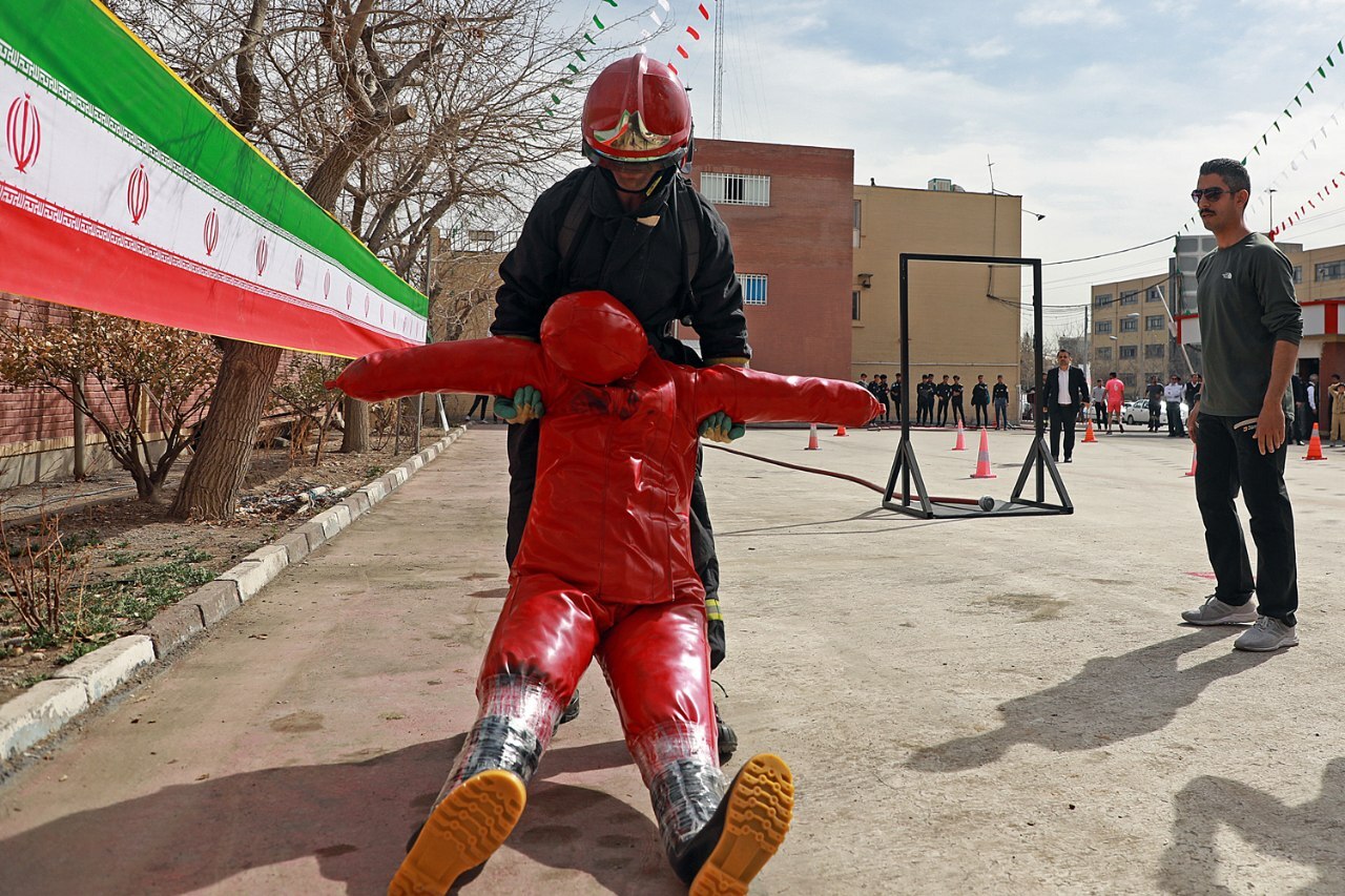 مسابقات عملیاتی ورزشی FCC (برج) آتش نشانی در مشهد برگزار شد + تصاویر