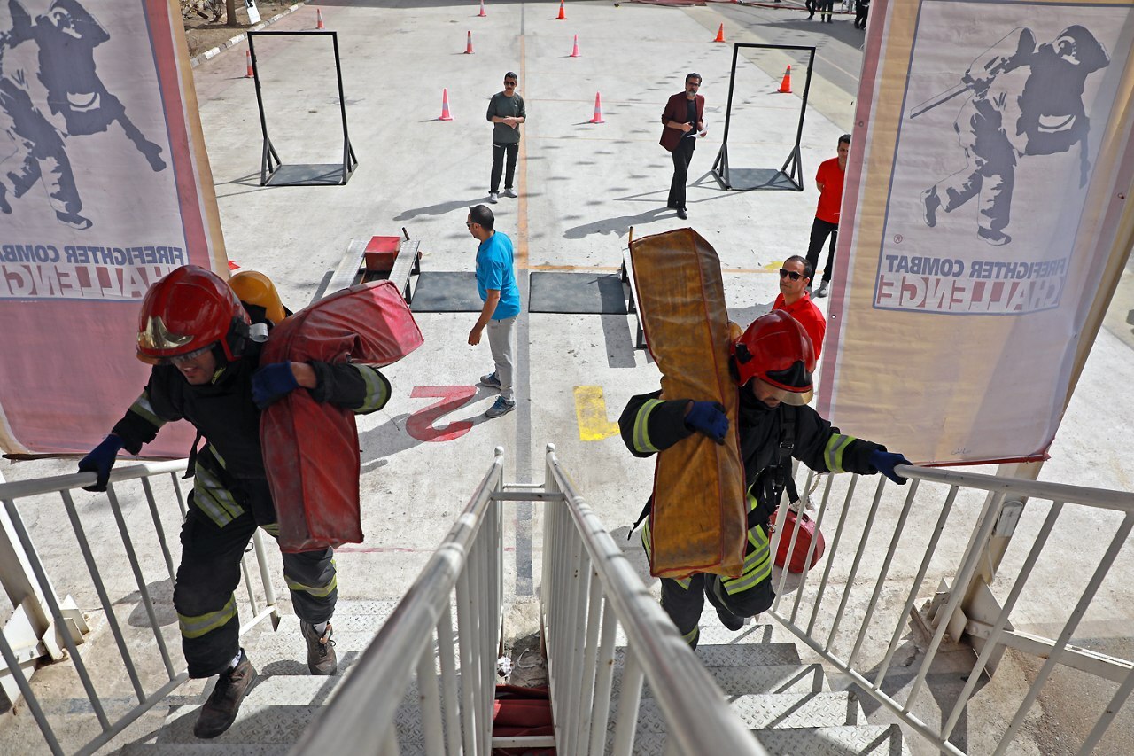 مسابقات عملیاتی ورزشی FCC (برج) آتش نشانی در مشهد برگزار شد + تصاویر