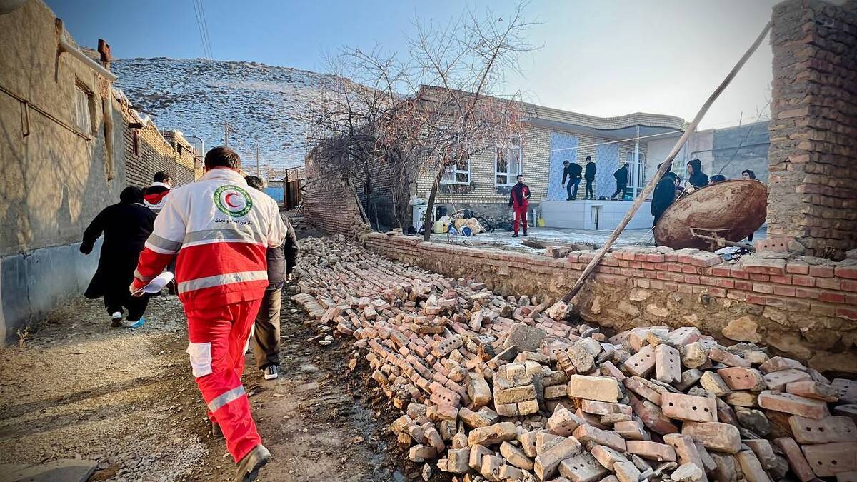 بازسازی روستاهای خوی آغاز شد | فعلا پول و مصالح هست، وام هم می‌آید