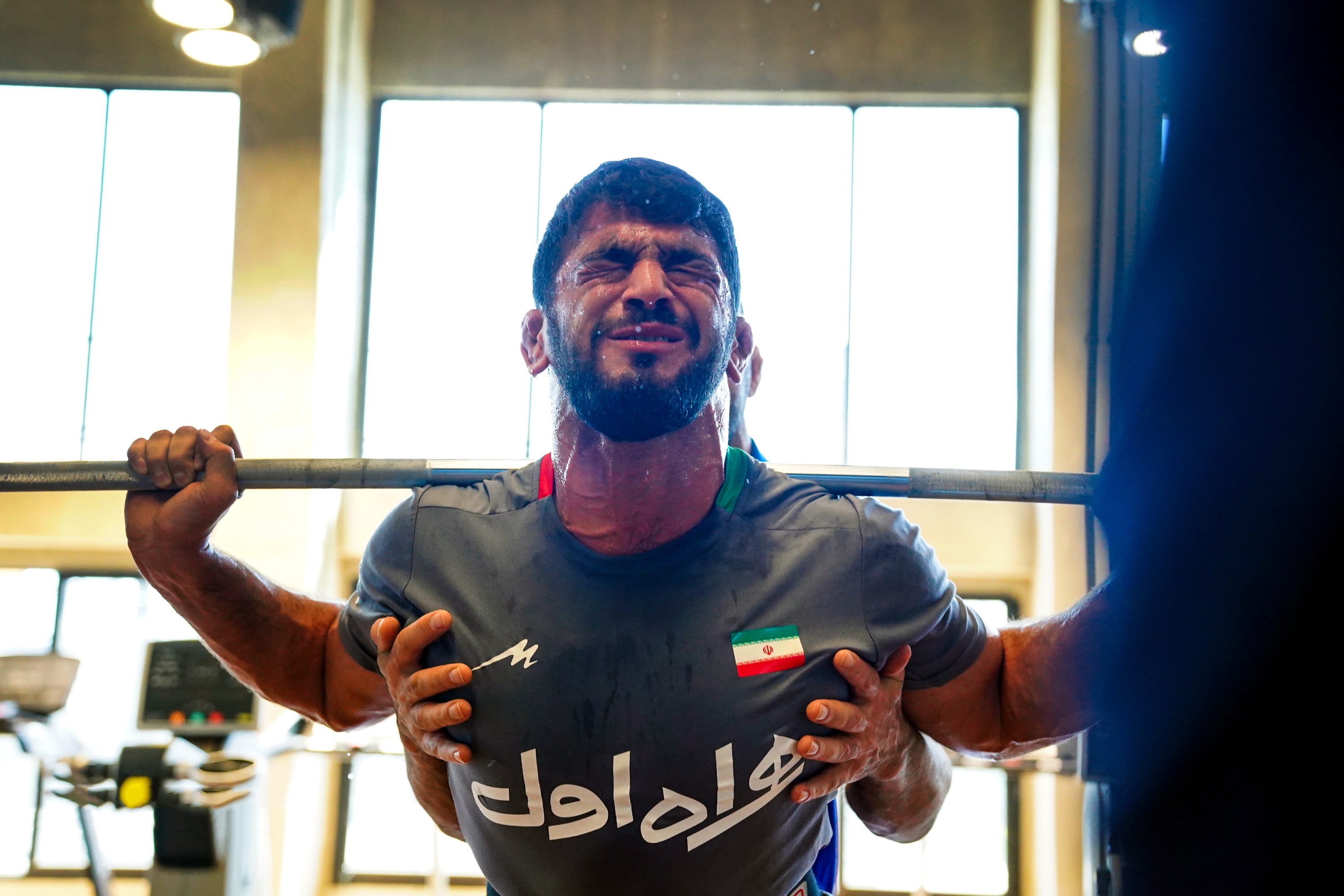 درستکار اشک یزدانی را درآورد + عکس درستکار اشک یزدانی را درآورد + عکس