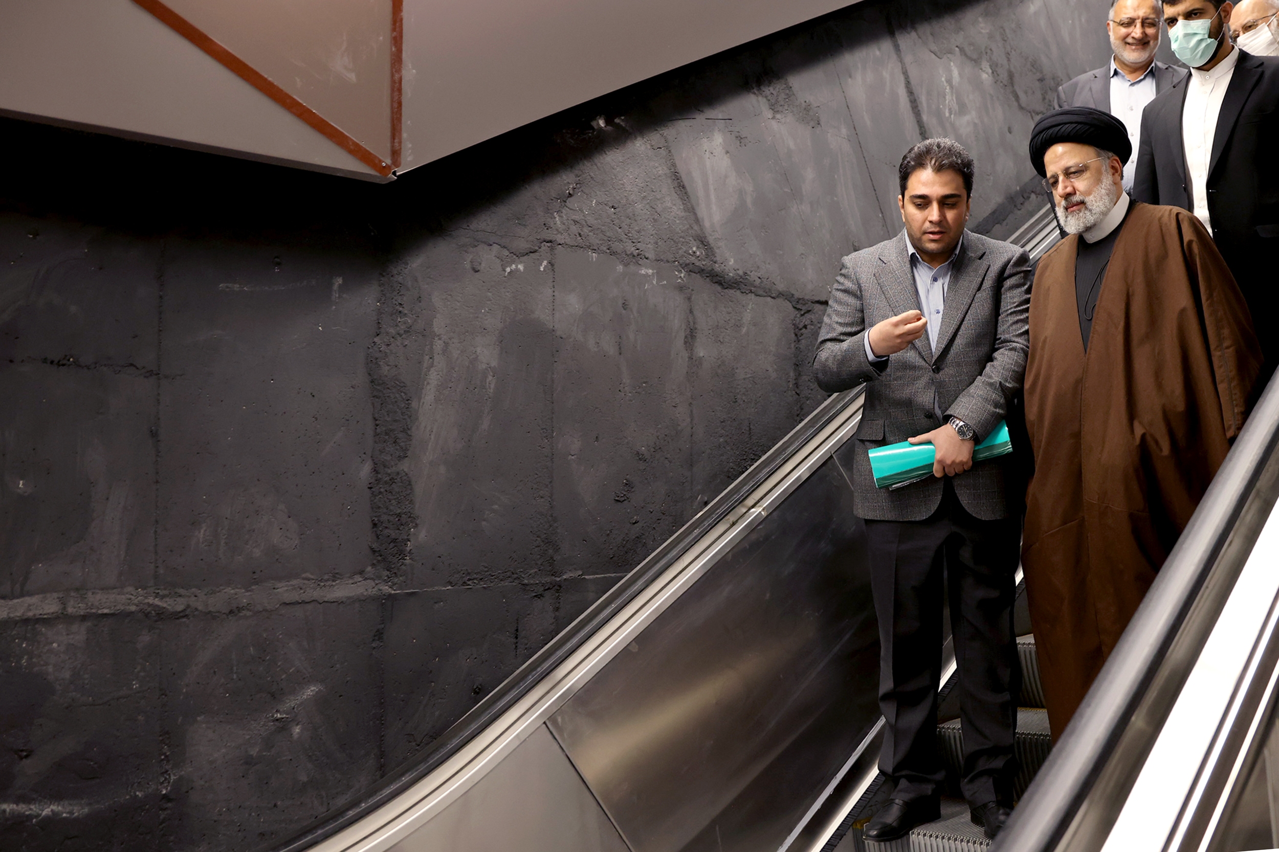 بهرهبرداری از ۵ ایستگاه و ۱۱ کیلومتر خط مترو در پایتخت با حضور رئیسجمهور+ عکس بهرهبرداری از ۵ ایستگاه و ۱۱ کیلومتر خط مترو در پایتخت با حضور رئیسجمهور+ عکس