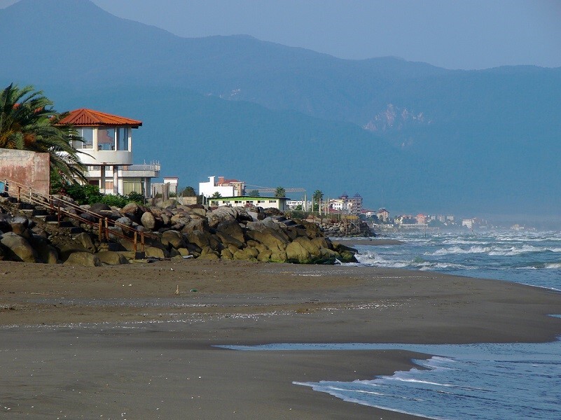 در محمود آباد کجا بمانیم؟ در محمود آباد کجا بمانیم؟