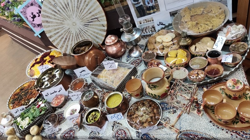 برپایی «جشنواره آیین سرزمین من» از سوی دانشآموزان دبستان سما ۳ مشهد برپایی «جشنواره آیین سرزمین من» از سوی دانشآموزان دبستان سما ۳ مشهد