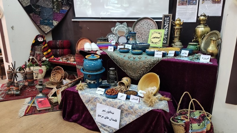 برپایی «جشنواره آیین سرزمین من» از سوی دانشآموزان دبستان سما ۳ مشهد برپایی «جشنواره آیین سرزمین من» از سوی دانشآموزان دبستان سما ۳ مشهد