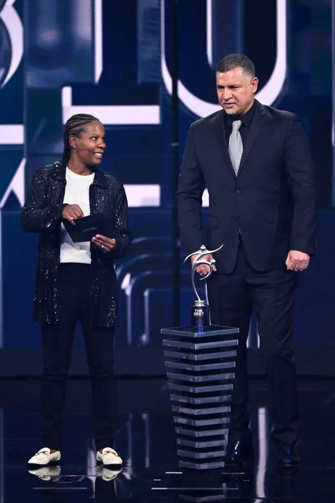 لوکا لوکوشویلی کیست و چرا جایزه بازی جوانمردانه فیفا را از دست علی دایی دریافت کرد؟ + ویدئو لوکا لوکوشویلی کیست و چرا جایزه بازی جوانمردانه فیفا را از دست علی دایی دریافت کرد؟ + ویدئو