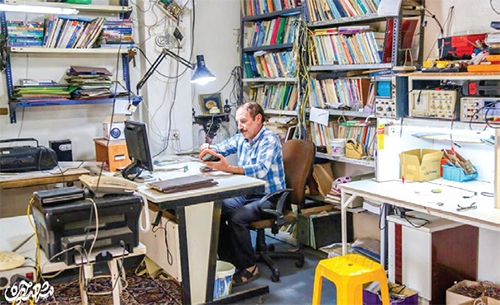 معلمها نمیتوانند آدمهای معمولی باشند معلمها نمیتوانند آدمهای معمولی باشند