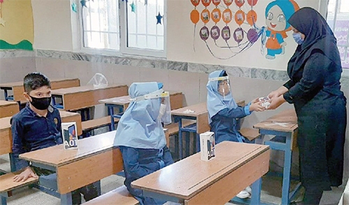 معلمها نمیتوانند آدمهای معمولی باشند معلمها نمیتوانند آدمهای معمولی باشند