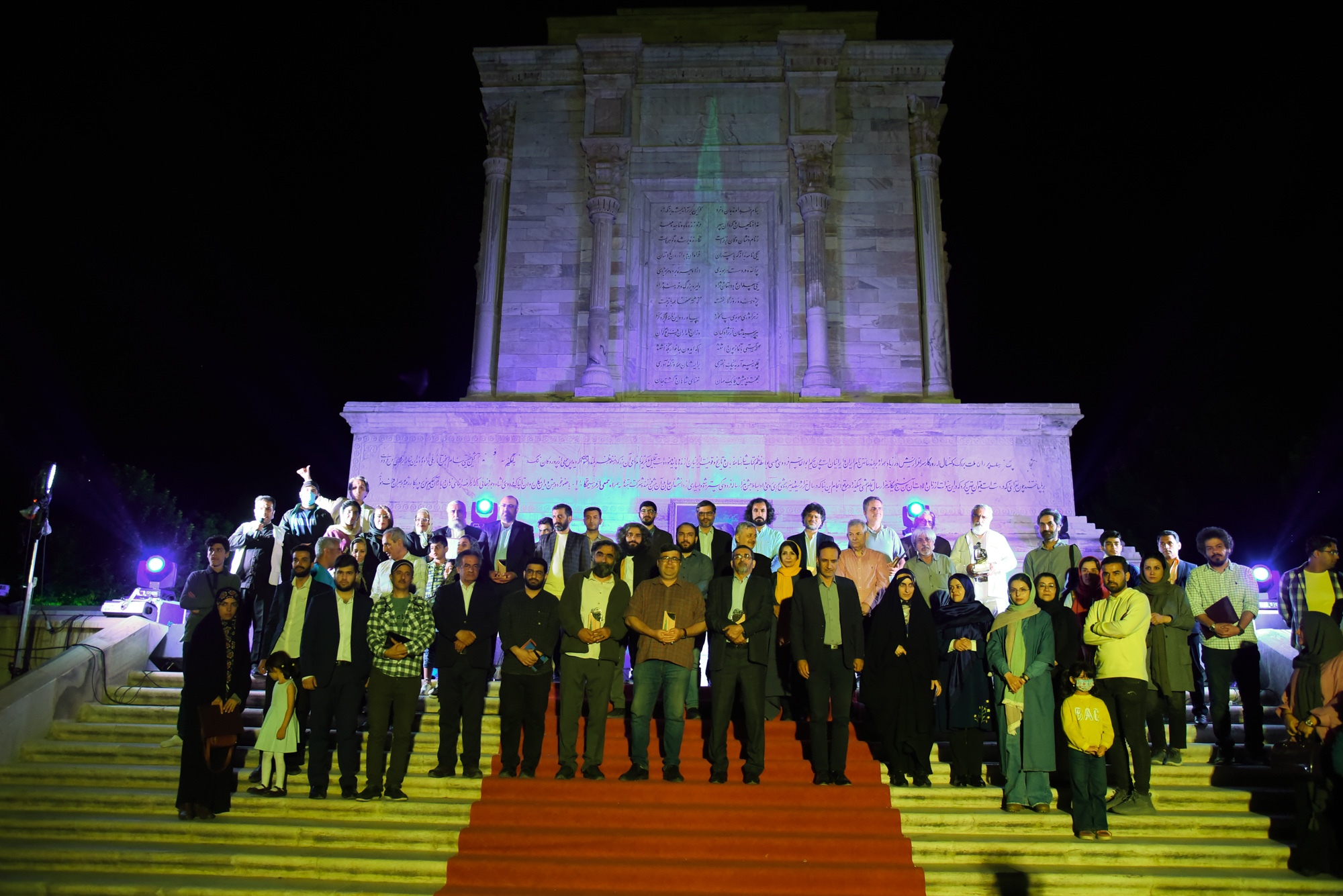 برگزیدگان جایزه دوم «داستان حماسی» معرفی شدند برگزیدگان جایزه دوم «داستان حماسی» معرفی شدند