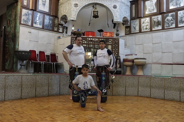 گفتوگو با سید ابوالفضل حسینی، نوجوانی از اهالی زورخانه که با مرام پهلوانی در راه قهرمانی گام گذاشته است گفتوگو با سید ابوالفضل حسینی، نوجوانی از اهالی زورخانه که با مرام پهلوانی در راه قهرمانی گام گذاشته است