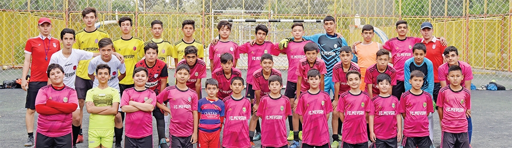 قهرمانپروری در حاشیه قهرمانپروری در حاشیه