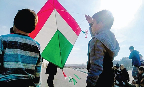 ریشههای ما به یک خاک میرسد ریشههای ما به یک خاک میرسد