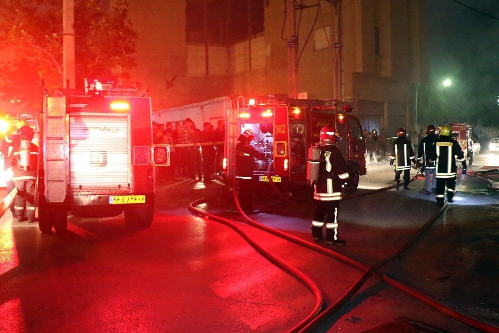 سه فروشگاه موتور و دوچرخه در خیابان وحدت مشهد دچار حریق شد سه فروشگاه موتور و دوچرخه در خیابان وحدت مشهد دچار حریق شد