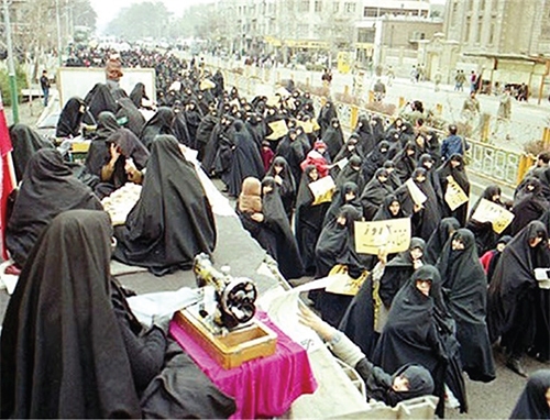 پژوهشها در حوزه زنان دفاع مقدس کافی نیست پژوهشها در حوزه زنان دفاع مقدس کافی نیست