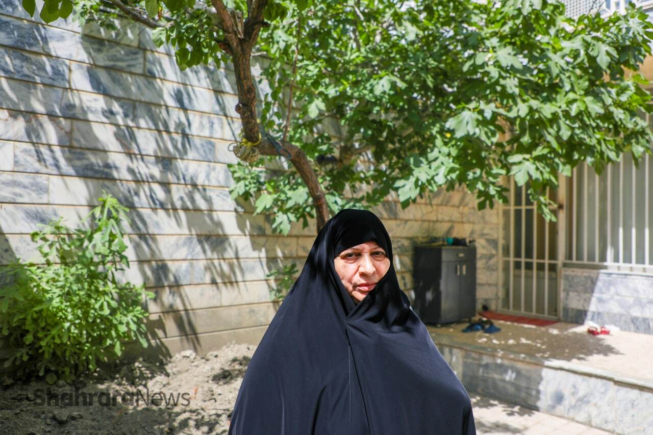 گفتگو با زینت زندهباد، امدادگر ۸ سال دفاع مقدس | از کمکرسانی در جبههها تا واسطهگری ازدواج گفتگو با زینت زندهباد، امدادگر ۸ سال دفاع مقدس | از کمکرسانی در جبههها تا واسطهگری ازدواج