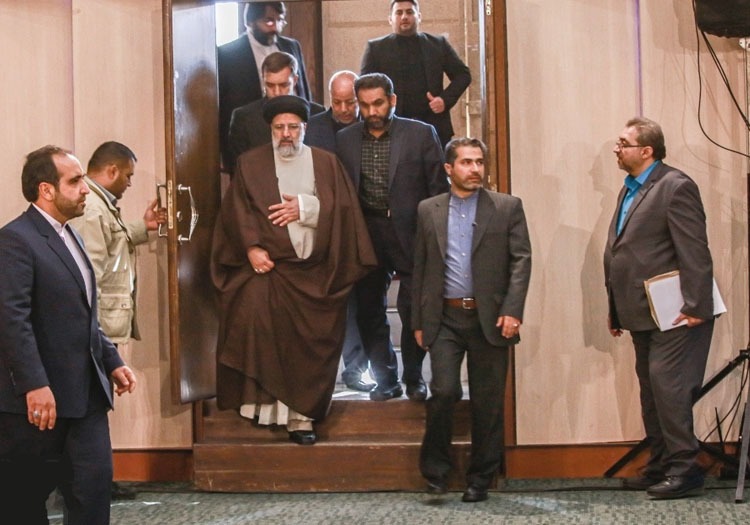 از بازرگان تا عبدالملکی؛ همه وزرایی که در جمهوری اسلامی استعفا کردند از بازرگان تا عبدالملکی؛ همه وزرایی که در جمهوری اسلامی استعفا کردند