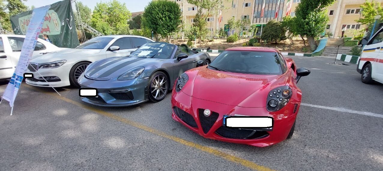 «دور دور کردن» خودروهای لاکچری در خیابان اندرزگوی تهران و توقیف خودروها + تصاویر «دور دور کردن» خودروهای لاکچری در خیابان اندرزگوی تهران و توقیف خودروها + تصاویر