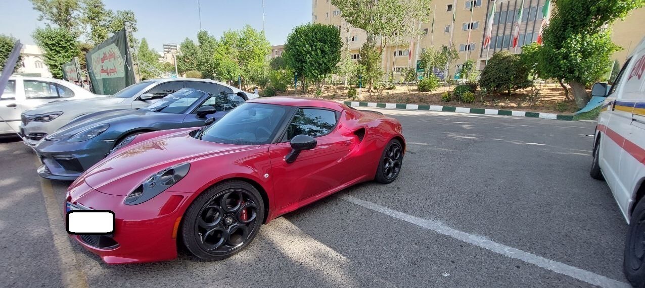 «دور دور کردن» خودروهای لاکچری در خیابان اندرزگوی تهران و توقیف خودروها + تصاویر «دور دور کردن» خودروهای لاکچری در خیابان اندرزگوی تهران و توقیف خودروها + تصاویر