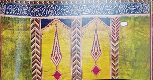 احیاگر قدیمیترین صندوق پوش حرم احیاگر قدیمیترین صندوق پوش حرم