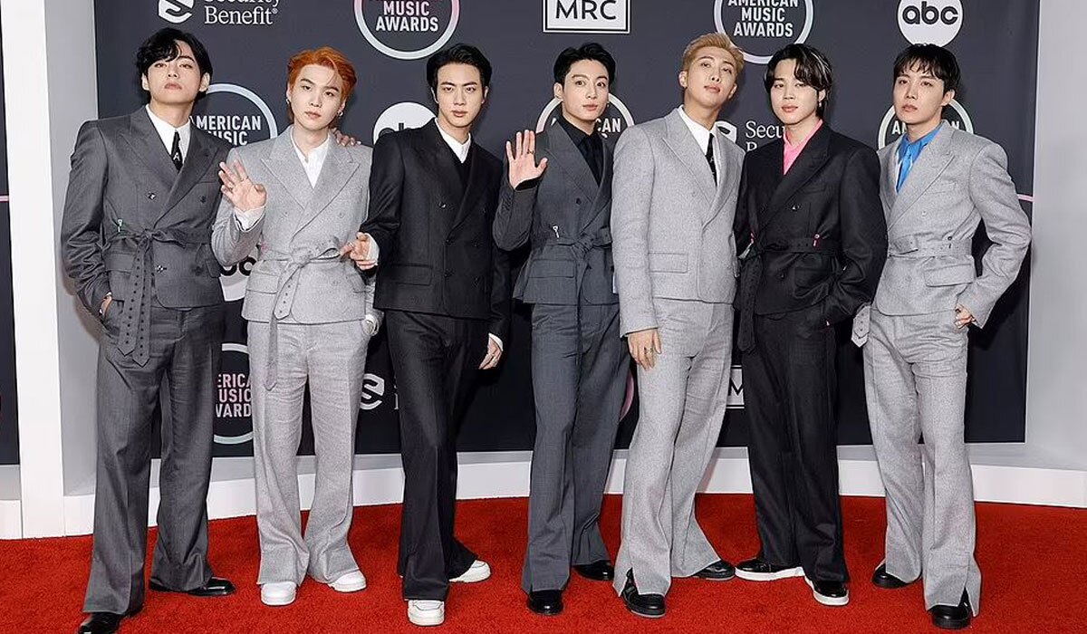 جدایی موقت گروه موسیقی بیتیاس؛ فعالیت گروه محبوب کیپاپ متوقف شد جدایی موقت گروه موسیقی بیتیاس؛ فعالیت گروه محبوب کیپاپ متوقف شد