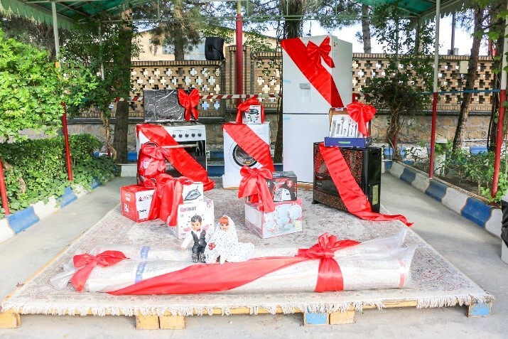 آیین اهدای ۱۱۰ دست جهیزیه به کارکنان و فرزندان کارکنان گروه کارخانجات مقصود آیین اهدای ۱۱۰ دست جهیزیه به کارکنان و فرزندان کارکنان گروه کارخانجات مقصود