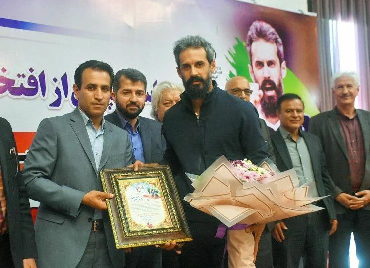 تقدیر هیات والیبال آذربایجان غربی از سعید معروف