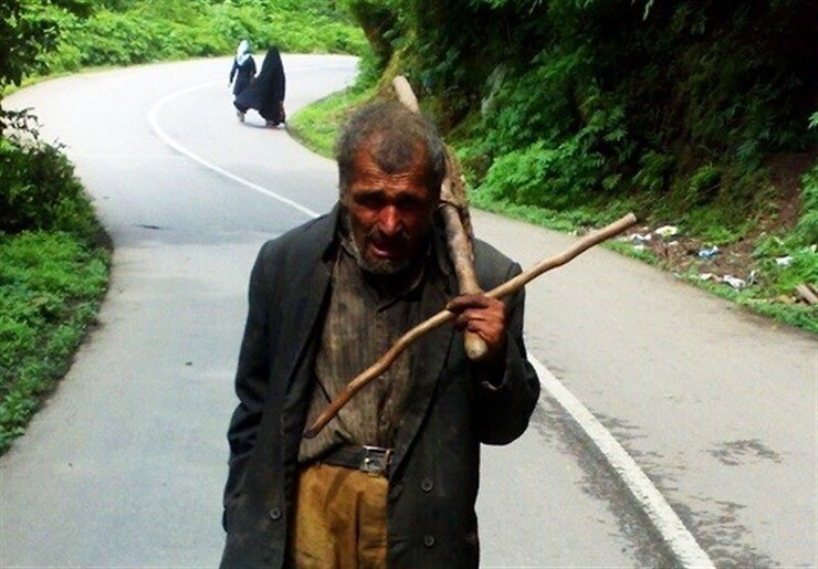 عزیز نوروزی پرور مرد غارنشین روستای جنگلی آلیان فومن استان گیلان شب گذشته در سن ۸۱ سالگی درگذشت.