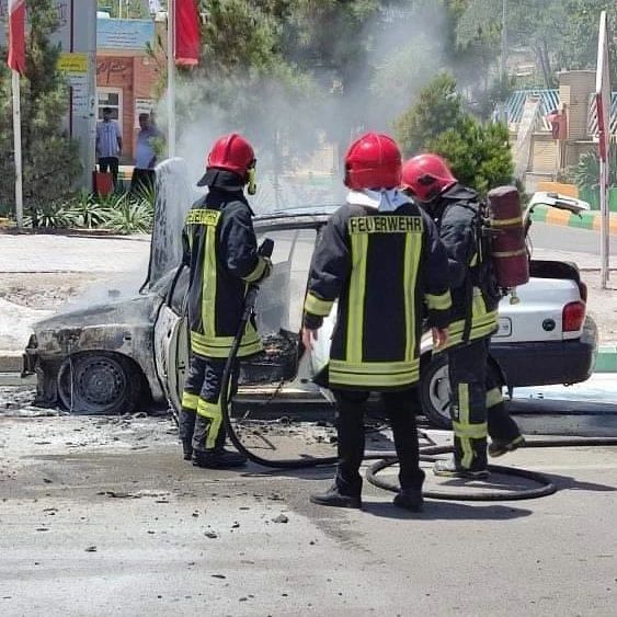 آتش سوزی شدید خودروی پراید در مشهد + فیلم و عکس