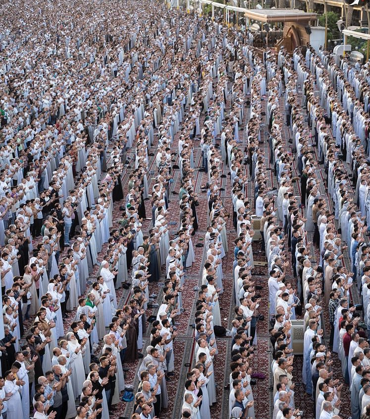 تصاویر دیدنی از نماز عید قربان در کربلا + عکس و‌ فیلم