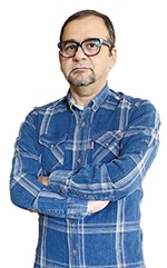 شیر‌های قهوه‌خانه بر پیشانی نقاره‌خانه