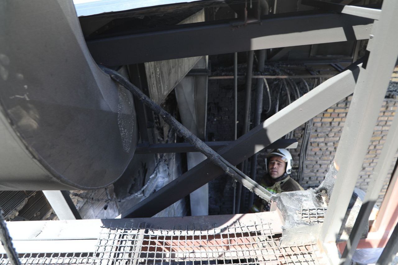 مهار حریق در یک مرکز درمانی در مشهد + عکس