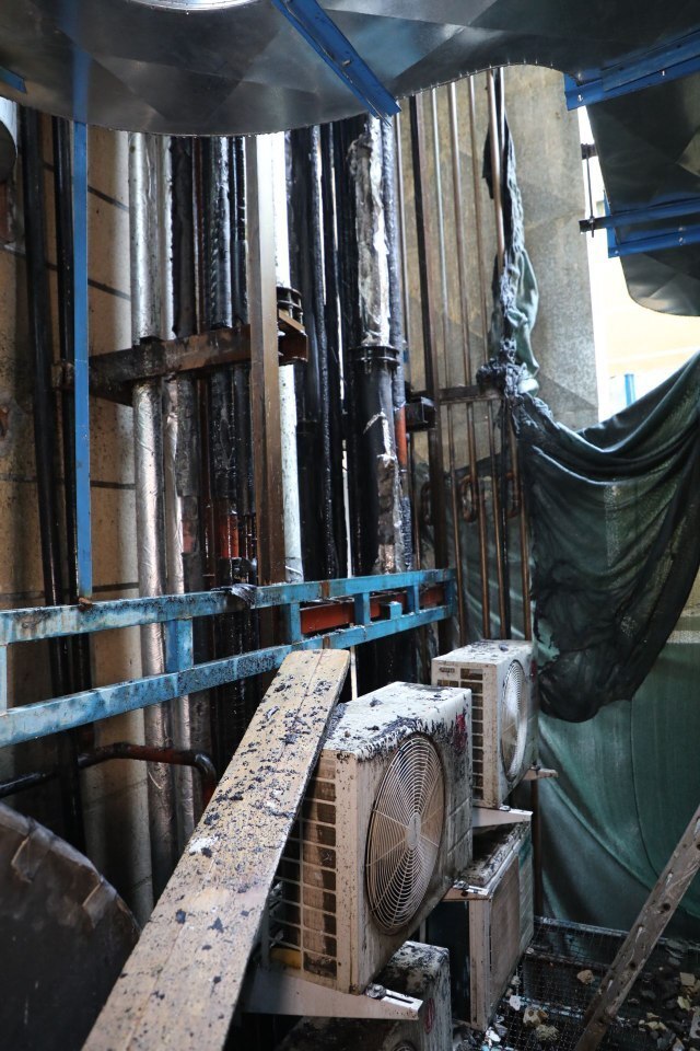 مهار حریق در یک مرکز درمانی در مشهد + عکس