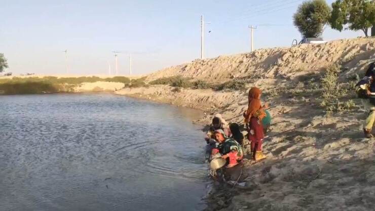 اهالی روستای رابچ زرآباد سیستان و بلوچستان بعد از شش روز از ناپدید شدن یاسین ۱۶ ساله در رودخانه همچنان در جستجوی او هستند.