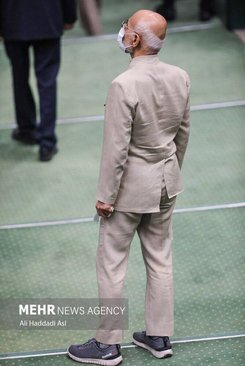 میرسلیم به پوشیدن کفش آمریکایی در مجلس واکنش نشان داد +عکس میرسلیم به پوشیدن کفش آمریکایی در مجلس واکنش نشان داد +عکس