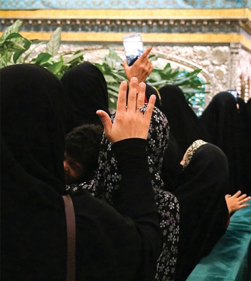 مهمانان ویژه آقا مهمانان ویژه آقا